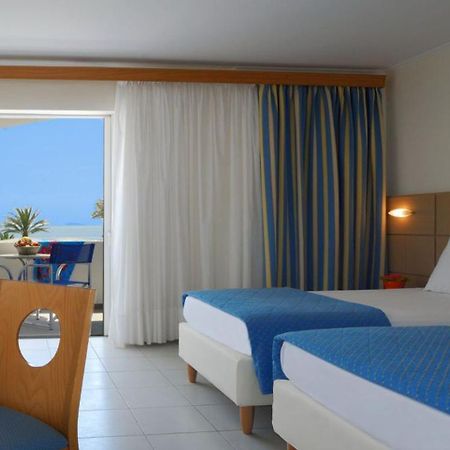 Kinetta Beach Resort And Spa Oda fotoğraf