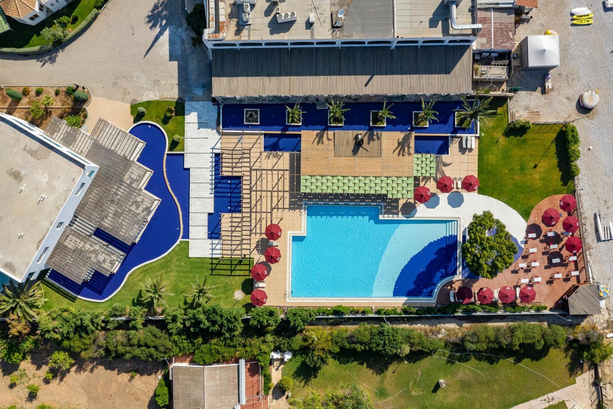 Kinetta Beach Resort And Spa Dış mekan fotoğraf