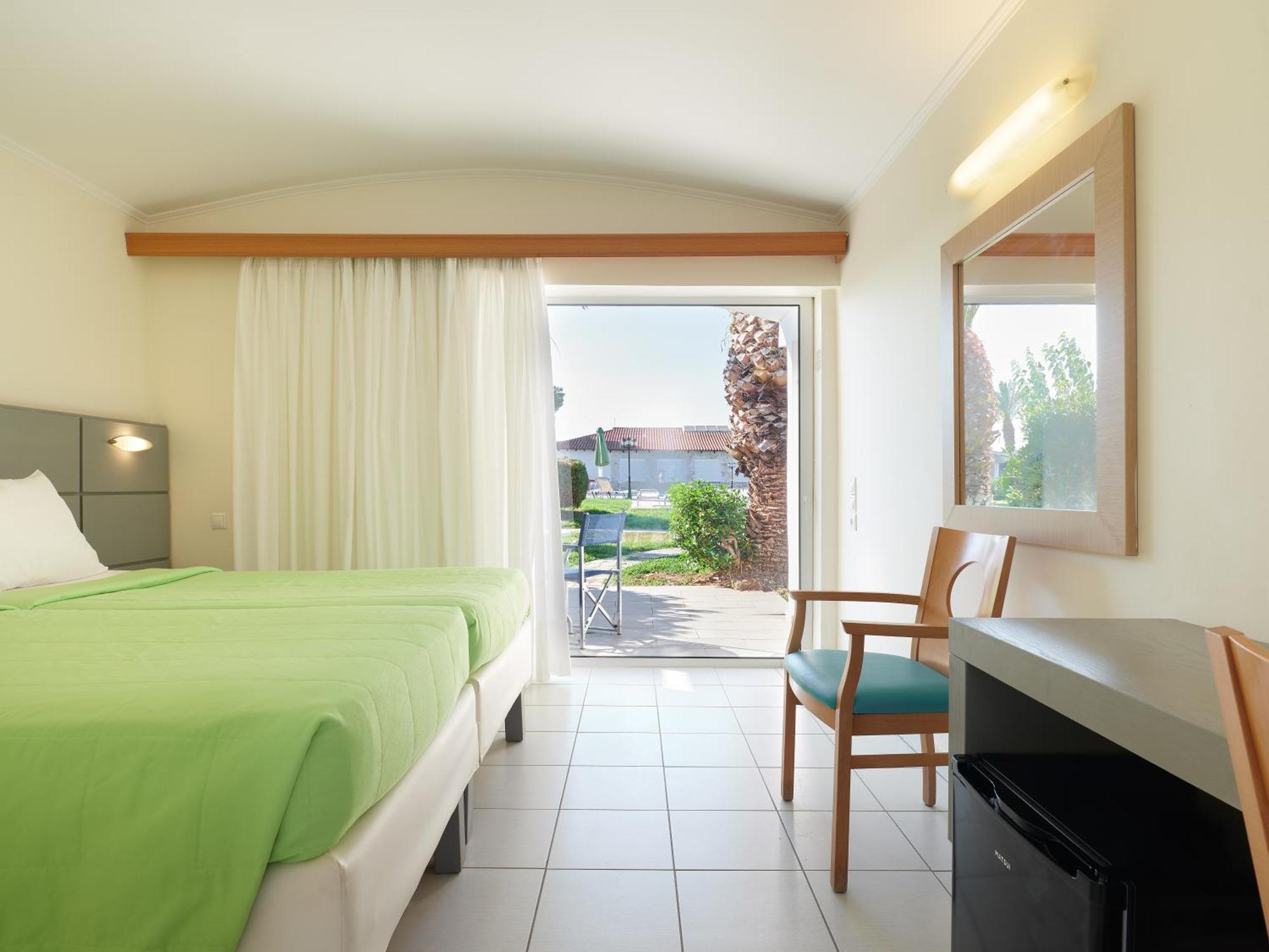 Kinetta Beach Resort And Spa Dış mekan fotoğraf
