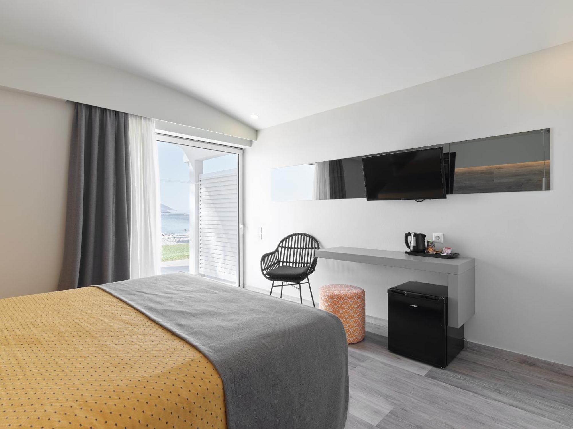 Kinetta Beach Resort And Spa Dış mekan fotoğraf