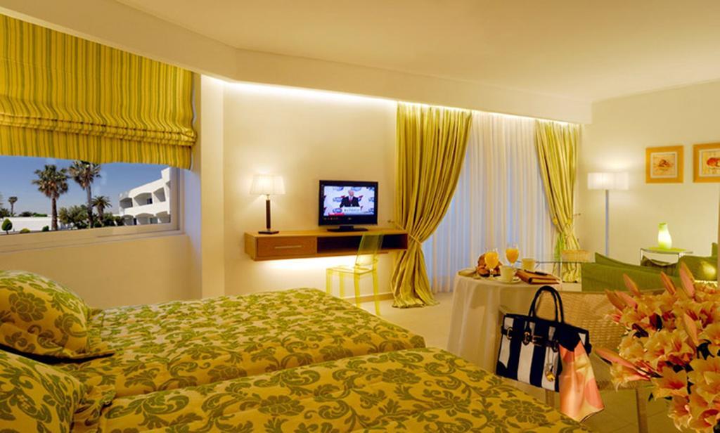 Kinetta Beach Resort And Spa Dış mekan fotoğraf