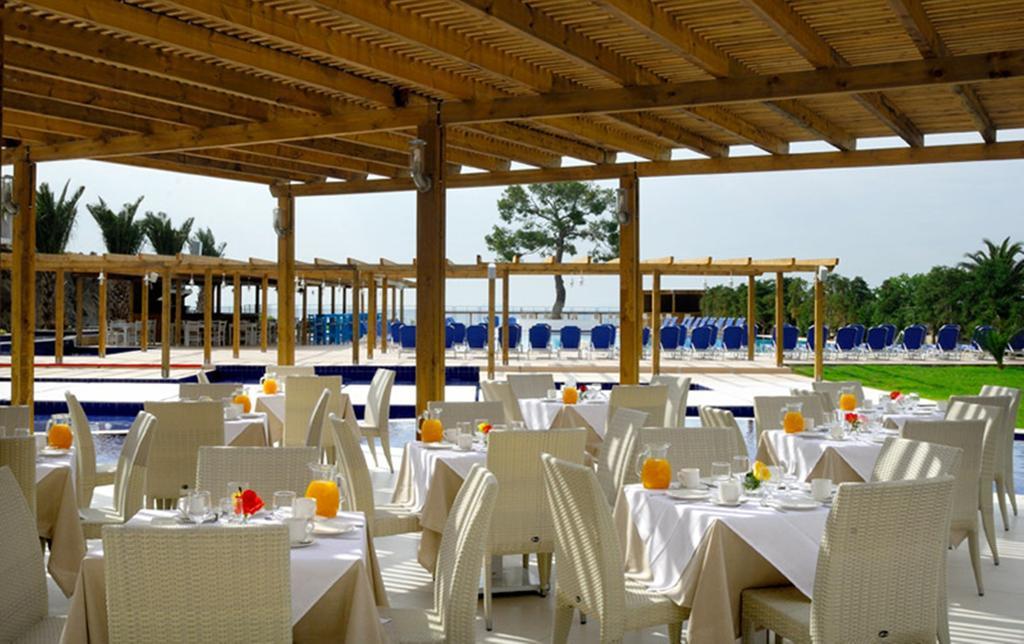Kinetta Beach Resort And Spa Dış mekan fotoğraf